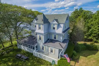 Image de A Classic Oceanfront 8 chambre Accueil