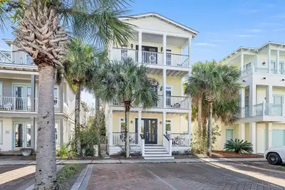 Image de Sur 30a, Best View in Seacrest, 2 Masters, Large Roof deck, Balcony off all rooms