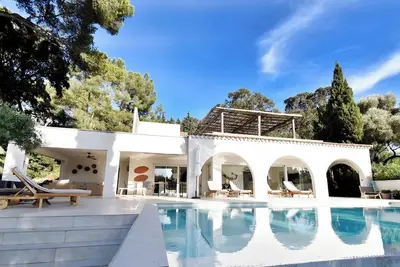 Image de Beach Villa luxueuse privée, 200m des plages de Gigaro a pieds! Piscine, Ac, +++