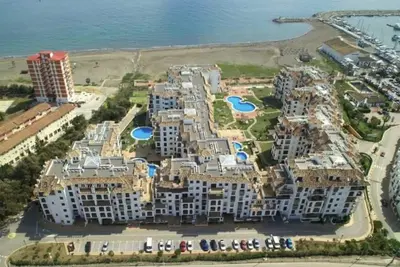 La Duquesa Port, South facing ground floor apartment, with large terrace