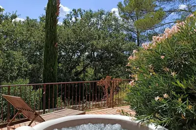 Image de Grande Maison Tranquille au Soleil & Spa à Bulles PRIVÉ!
