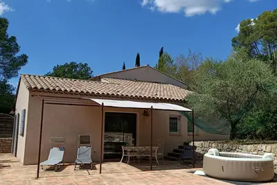 Image de Charming Little House in Provence & Private Bubble Spa! !