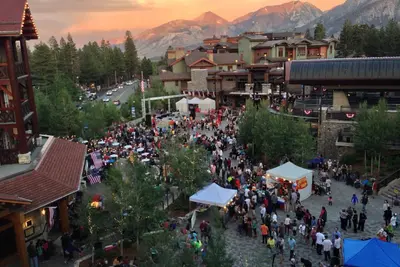 Image de Meilleur condo 2 chambres dans le village de Mammoth!