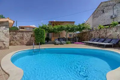 Image de Maison de vacances א Peroj avec piscine privיe