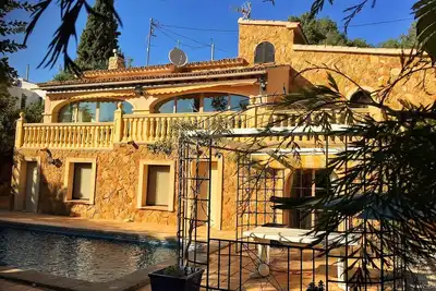 Image de Villa authentique, Ac, Wifi, très privé, jardin tropical, piscine privé, mer à 1km