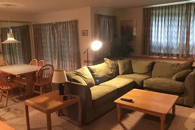 Image de Summer Living On Hillside Condo - Marchez \/ marchez sur Mount Snow