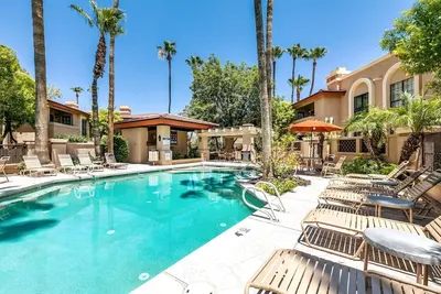Image de Location Vacances Maison En Haut Phoenix 2 chambres \/ 2 salles de bain Tout Pour Vous