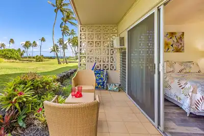 Image de Prince Kuhio 133. Sweet Studio en face de l'océan