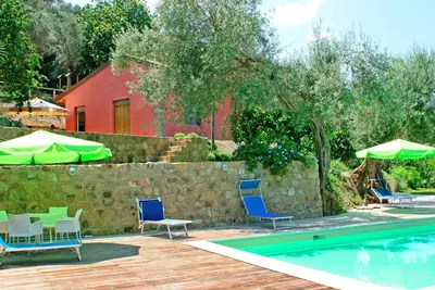Image de Vacances à la ferme avec piscine en Sicile, dans le parc des Nebrodi et près de la mer