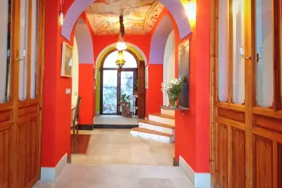 Image de Maison rénovée spacieuse avec un emplacement fantastique dans la vieille ville près de la plage