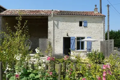Image de Cozy, chalet qui accepte les animaux de compagnie pour 2 dans la jolie campagne