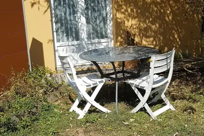 Image de Studio dans jardin au calme