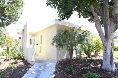 Image de Condo de luxe à Laguna Woods: Vente De DERNIÈRE Minute Mai \/ Juin 2018
