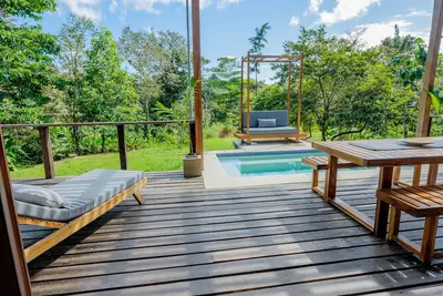 Image de Serene Jungle Retreat w / Pool dans la réserve faunique