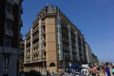 Bel appartement dans un immeuble de haut standing au coeur de la ville