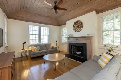 Superbe maison de plage originale de 1935, impeccablement restaurée à 3 minutes de l'océan