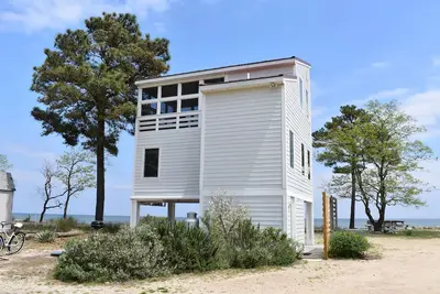 Image de Kentigern's Shed - Front de mer moderne de type «demeurer» de type baie de Chesapeake
