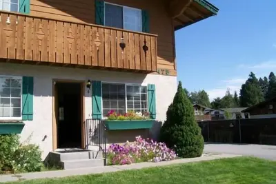 Mon Alpine Lieu: Spacieux condo à quelques minutes de marche de Leavenworth