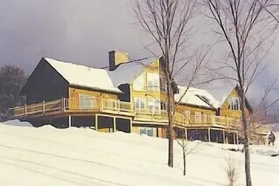 Image de Suite privée dans une grande maison de campagne