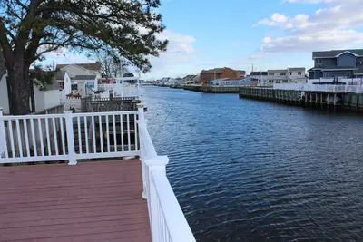 Image de Détendez-vous à Beach Haven West et regardez les bateaux passer! ! ! Location hors saison disponible