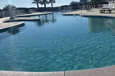 Image de Gulf Front Condo ~ 2br 2ba ~ également louer unité à côté des vacances # 7111168