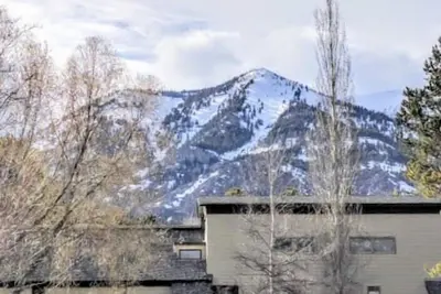 Image de Condo de montagne spectaculaire dans un excellent emplacement! 5 miles de Jhmr; À 8 mi de Jackson