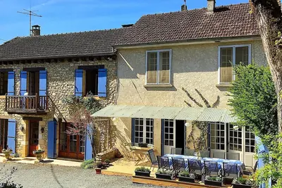 Image de Charmante ferme de 5 chambres, pour les grands groupes et les familles. 12 personnes + bébés