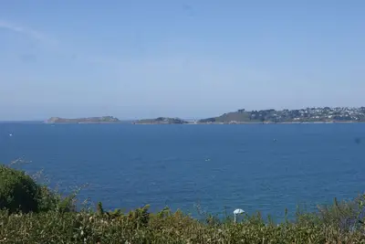 Image de Maison Vue Mer 100m Plages Avec Jardin Clos