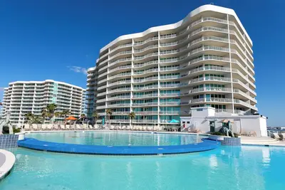 Image de Superbes vues sur la baie - 3 suites King - Option d'enregistrement Ă 13 h