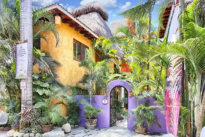 Image de Villas del Rio: bel appartement. centre-ville, 1 pâté de maisons de la plage. Super endroit!