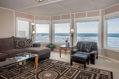 Image de Ocean Front Killer View, Hot Tub, Walk To Casino