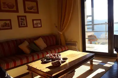 Image de Villa sur 2 niveaux avec vue fantastique!
