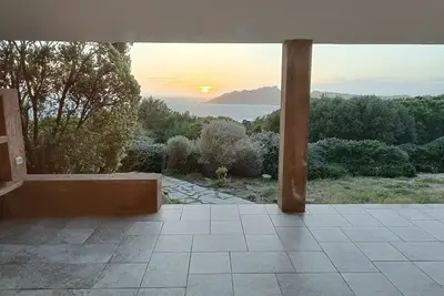 Image de Charmante villa face à la mer, époustouflant jardin privatif, vue sur la mer