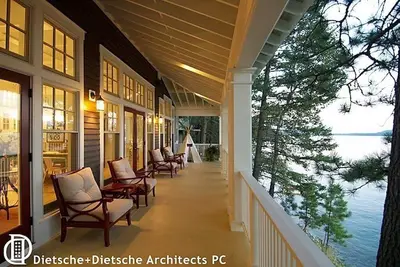 Image de Whitefish Lakefront Luxury Home! Cottage classique Ă bord de l'eau