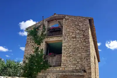 Image de Endroit Calme SÉCURISÉ Pour 2 À PROXIMITÉ Des Destinations Populaires.