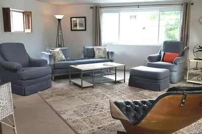 Image de Loft Apartment Across De Semo Université Houch Field House. Walk To Events