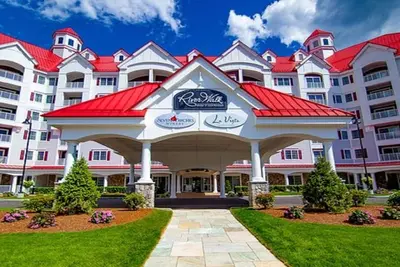 Image de Tout nouveau studio de luxe au River Walk Resort avec vue sur Loon Mountain & River