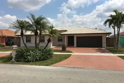 Image de Ceci est une maison privée, 4 chambres, 2. 5 salles de bains pour 8 personnes