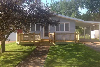 Image de Superbe maison Ă quelques pas de la plage, de la piste cyclable, du centre-ville de Marquette et du Nmu