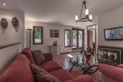 Image de Fantastique appartement supérieur entouré par la nature