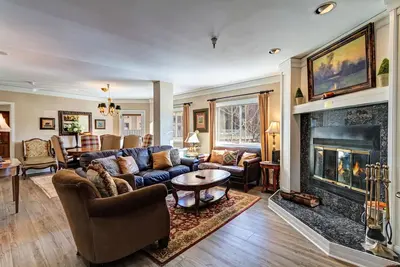Image de Luxe 2br2. 5ba / Meilleur Emplacement / ÉTAPES Vers Les Rabais
