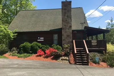Image de 5 ÉTOILES! Charmant bain 2br / 2, cheminée, bain à remous, WiFi.