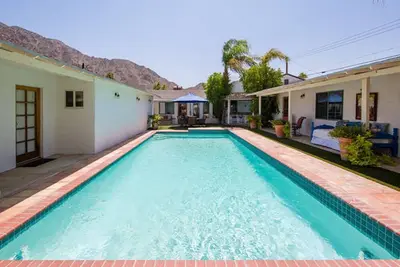 Belle hacienda avec piscine et vue sur la montagne