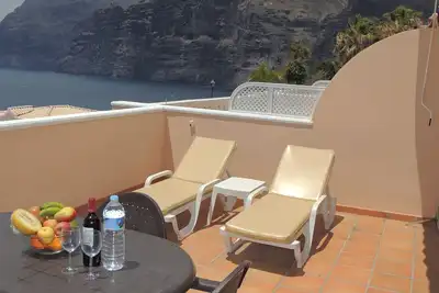 Image de Superbe Appartement Avec Spectacular Cliff Soleil Terrasse Et Vue Mer vantardise.