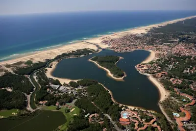 Image de Promo ☀️☀️☀️   Les Villas Du Lac, piscine, tennis, pétanque