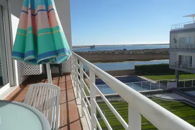 Image de appart 100m² vue bord de mer parking privé, piscine. Disponibilité mai juin 2025