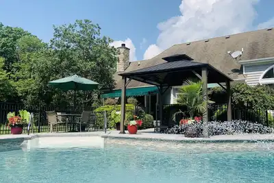 Image de Suite luxueuse escapade romantique, bain à remous, vue sur la campagne et presque, tout