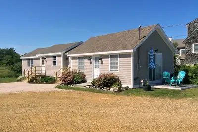 Image de Récemment rénové (2017) Beachfront Cottage On Near Rye Harbor & Jenness Beach!