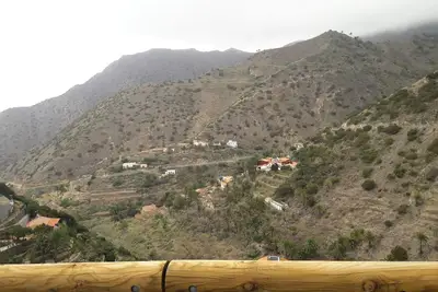 Image de Cottage avec terrasse niché dans un magnifique paysage
