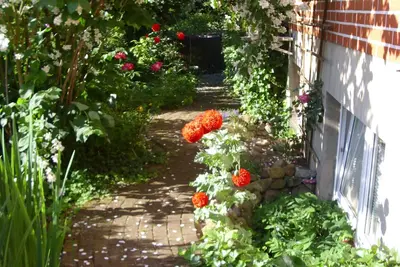 Image de Appartement dans le jardin romantique<br>Notez les jours d'action! ! !